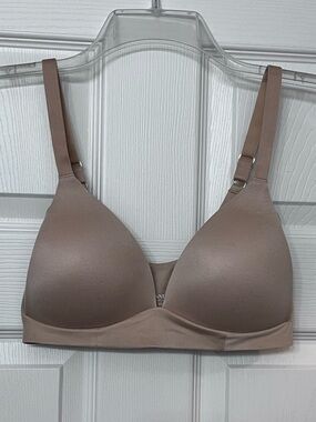 Aerie- Sunnie
Wireless Nude T-Shirt Bra - Smooth Support